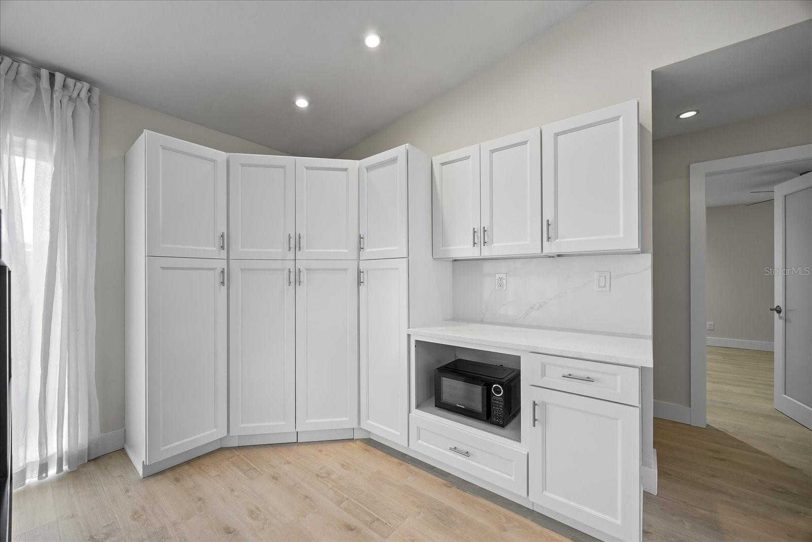 Image 8 of 58 For 3956 Versailles Drive