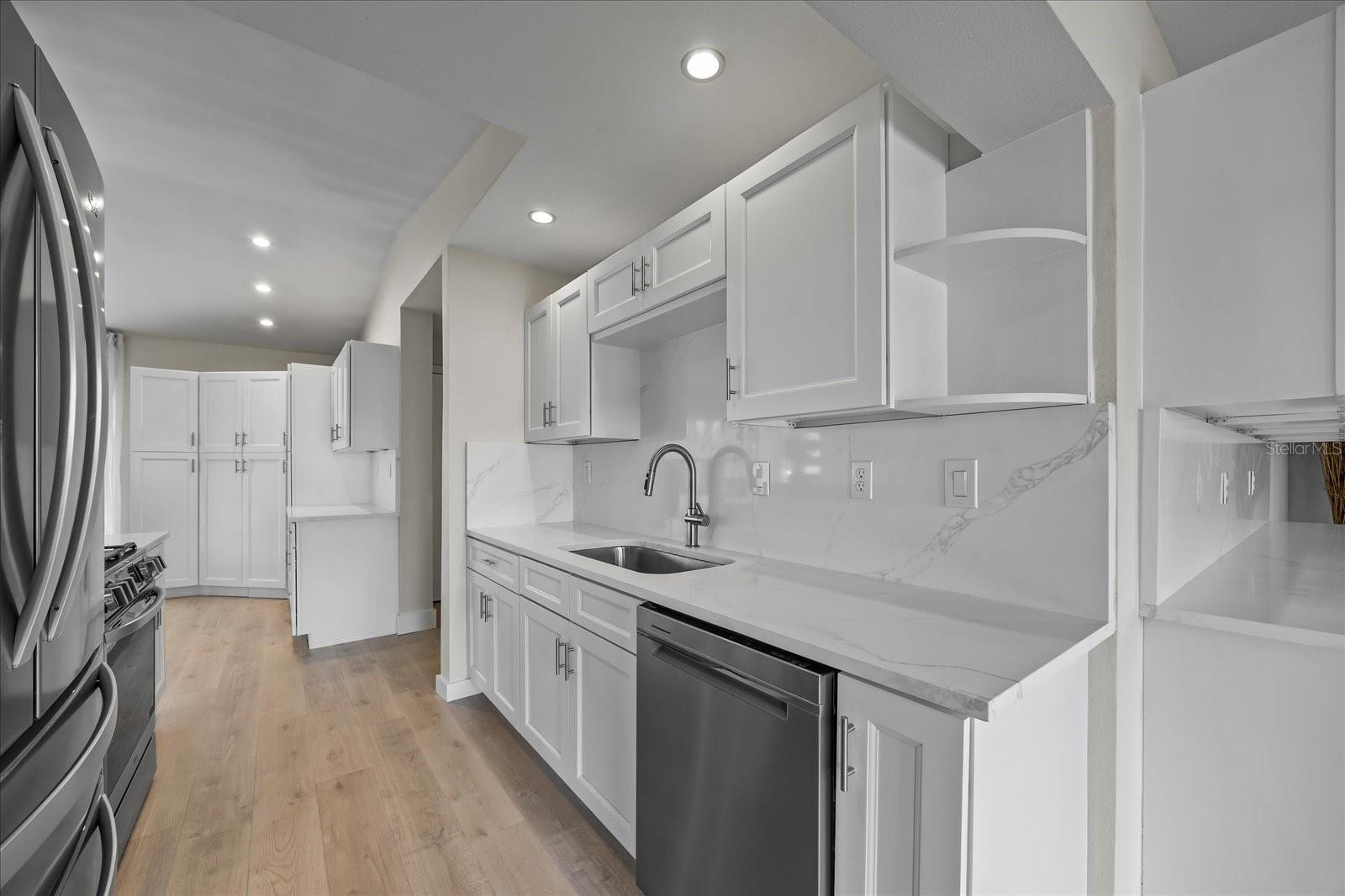 Image 9 of 58 For 3956 Versailles Drive