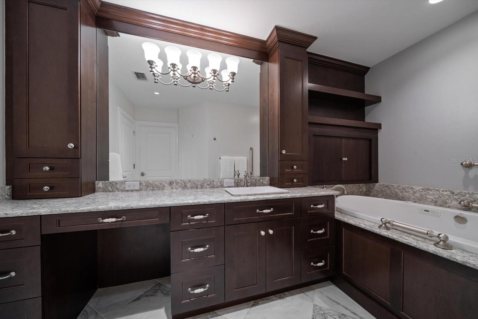 Image 21 of 59 For 125 Belleview Boulevard 503