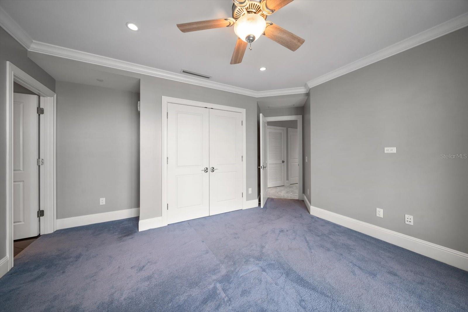 Image 30 of 59 For 125 Belleview Boulevard 503