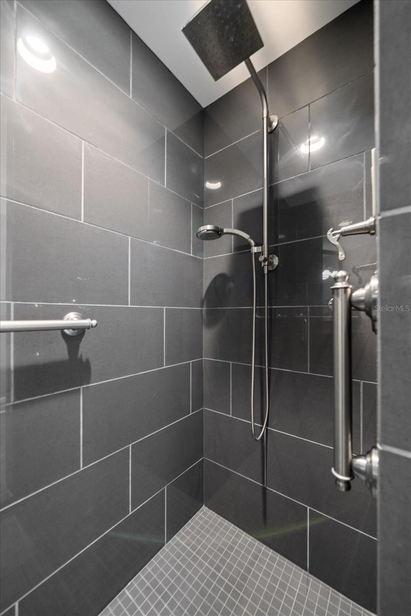 Image 33 of 59 For 125 Belleview Boulevard 503