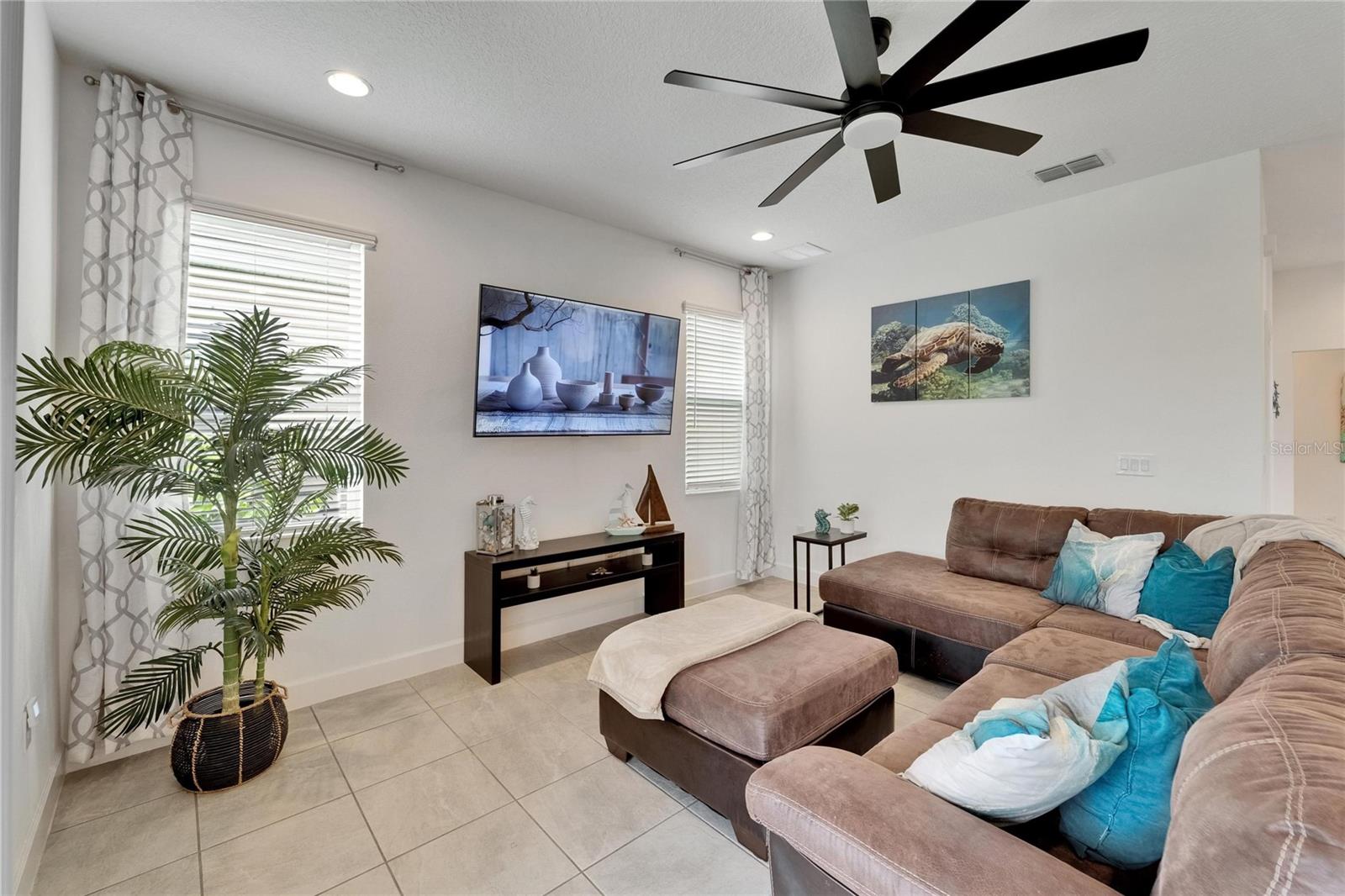 Image 11 of 70 For 5611 Del Coronado Drive