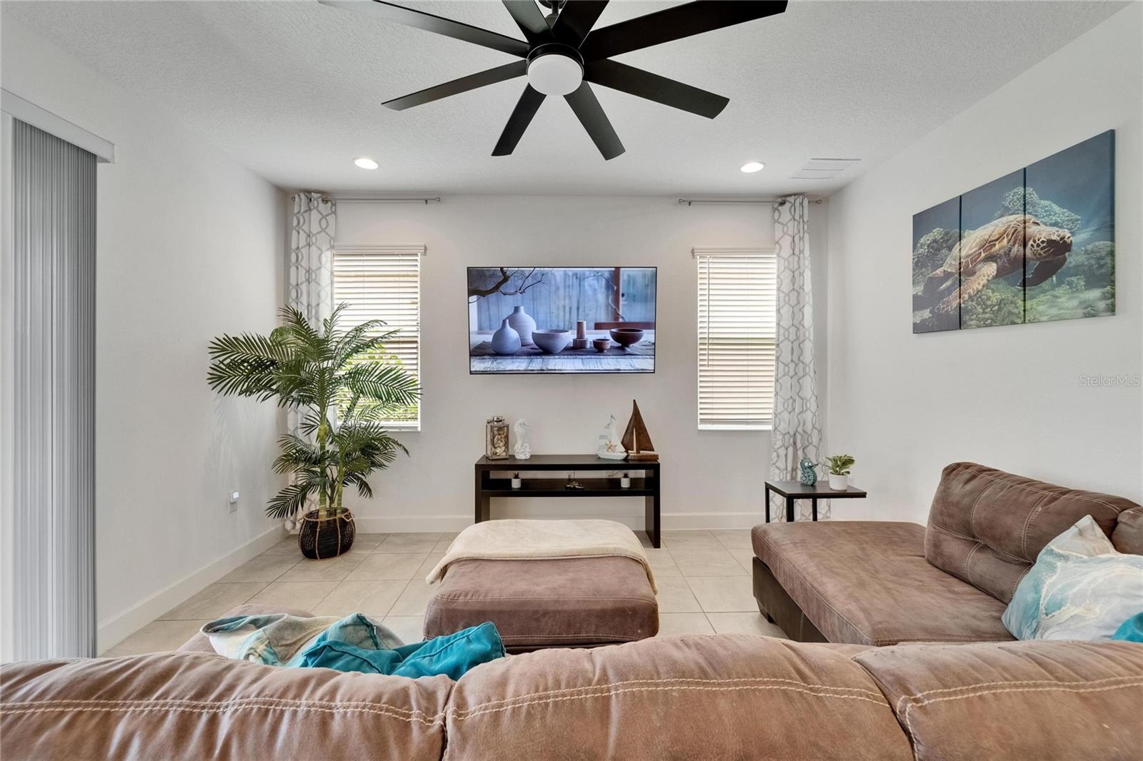 Image 12 of 70 For 5611 Del Coronado Drive
