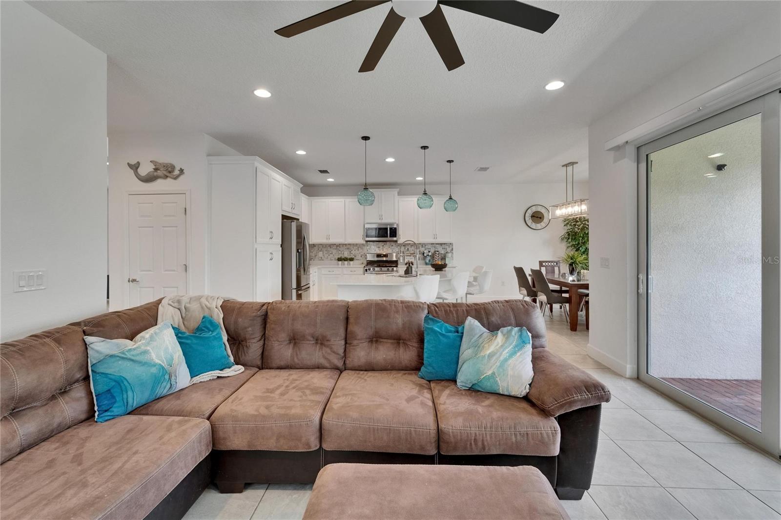 Image 13 of 70 For 5611 Del Coronado Drive