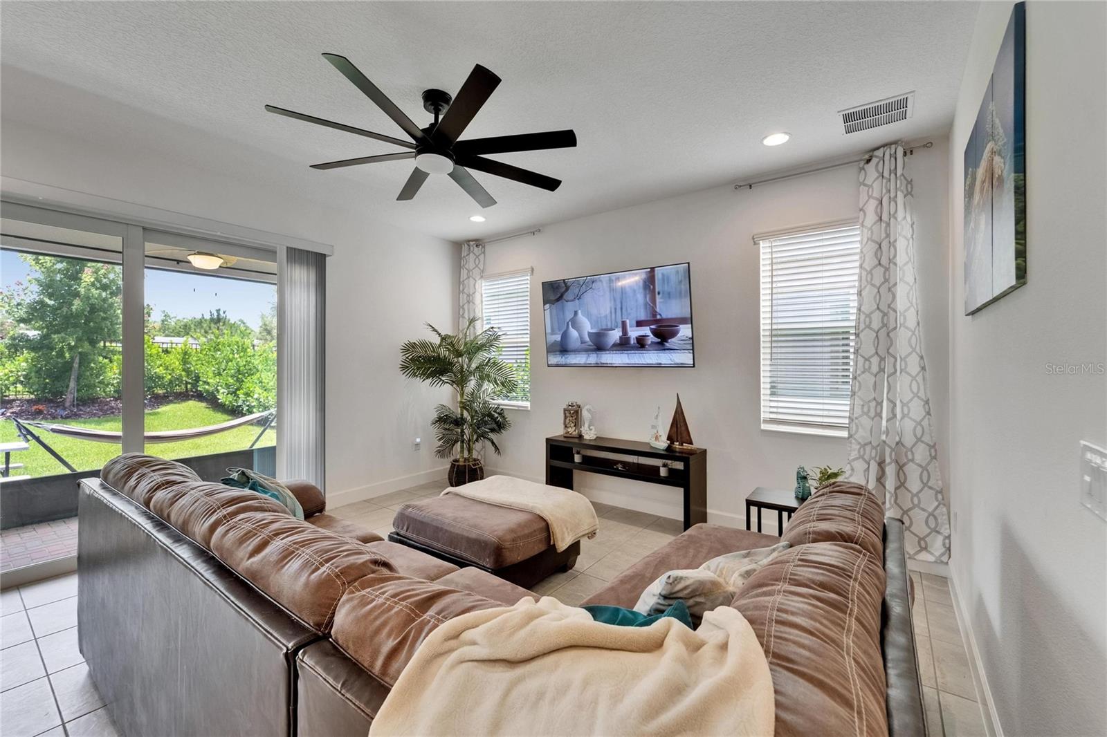 Image 14 of 70 For 5611 Del Coronado Drive
