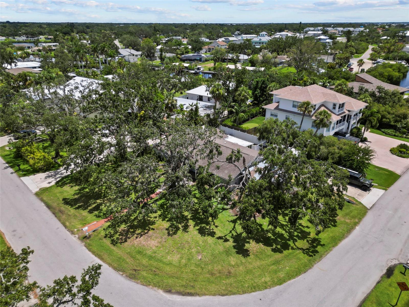 Image 40 of 53 For 358 Highland Shores Drive