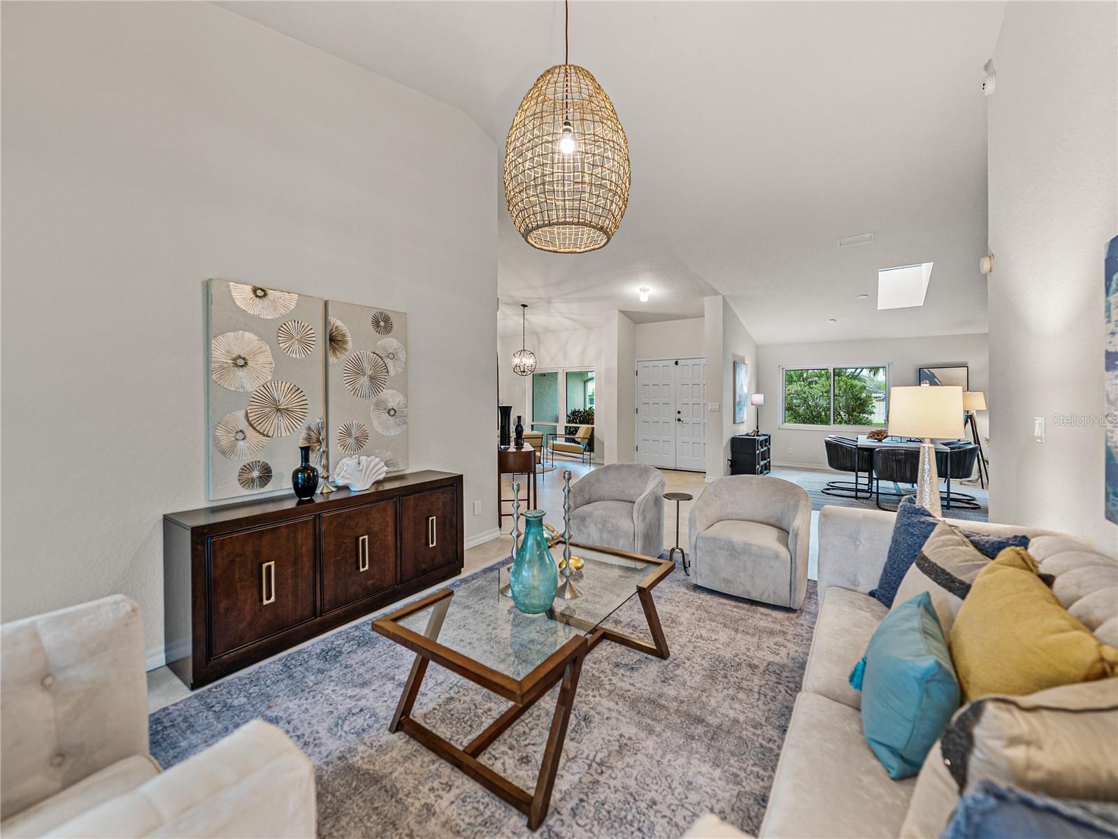 Image 17 of 98 For 366 6th Avenue N