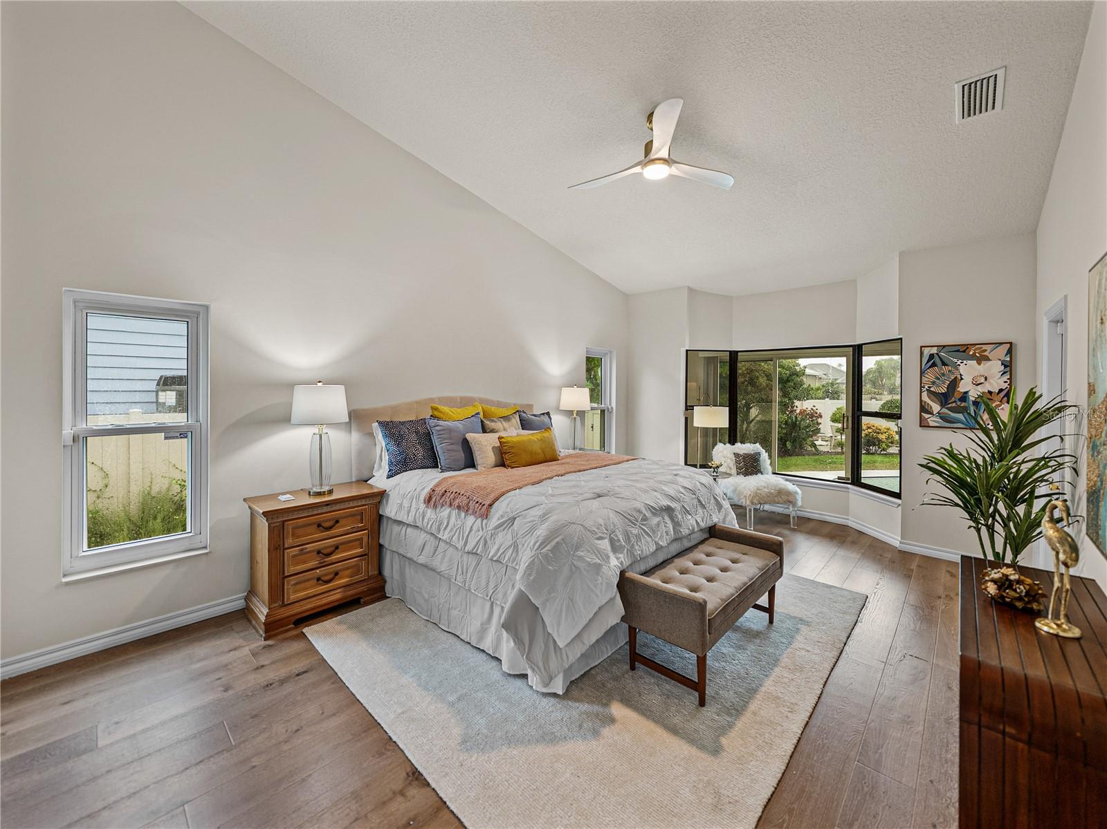 Image 18 of 98 For 366 6th Avenue N