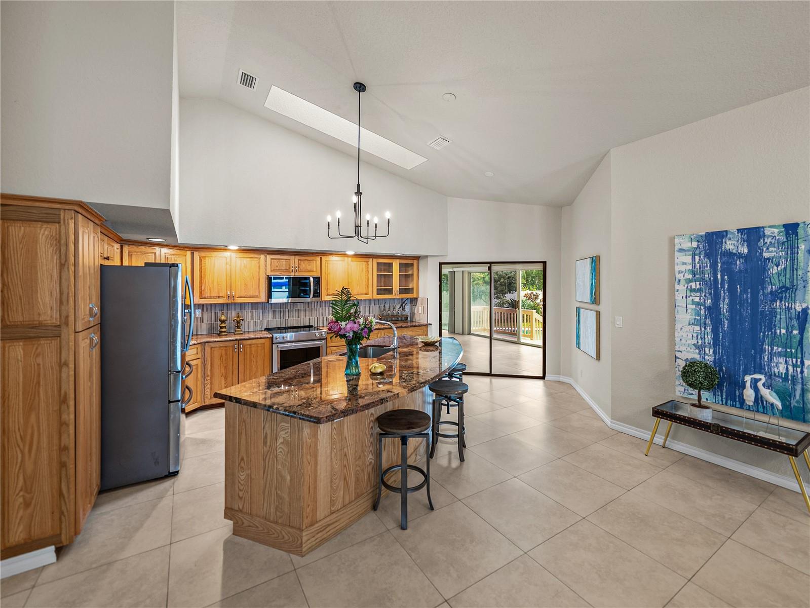 Image 32 of 98 For 366 6th Avenue N