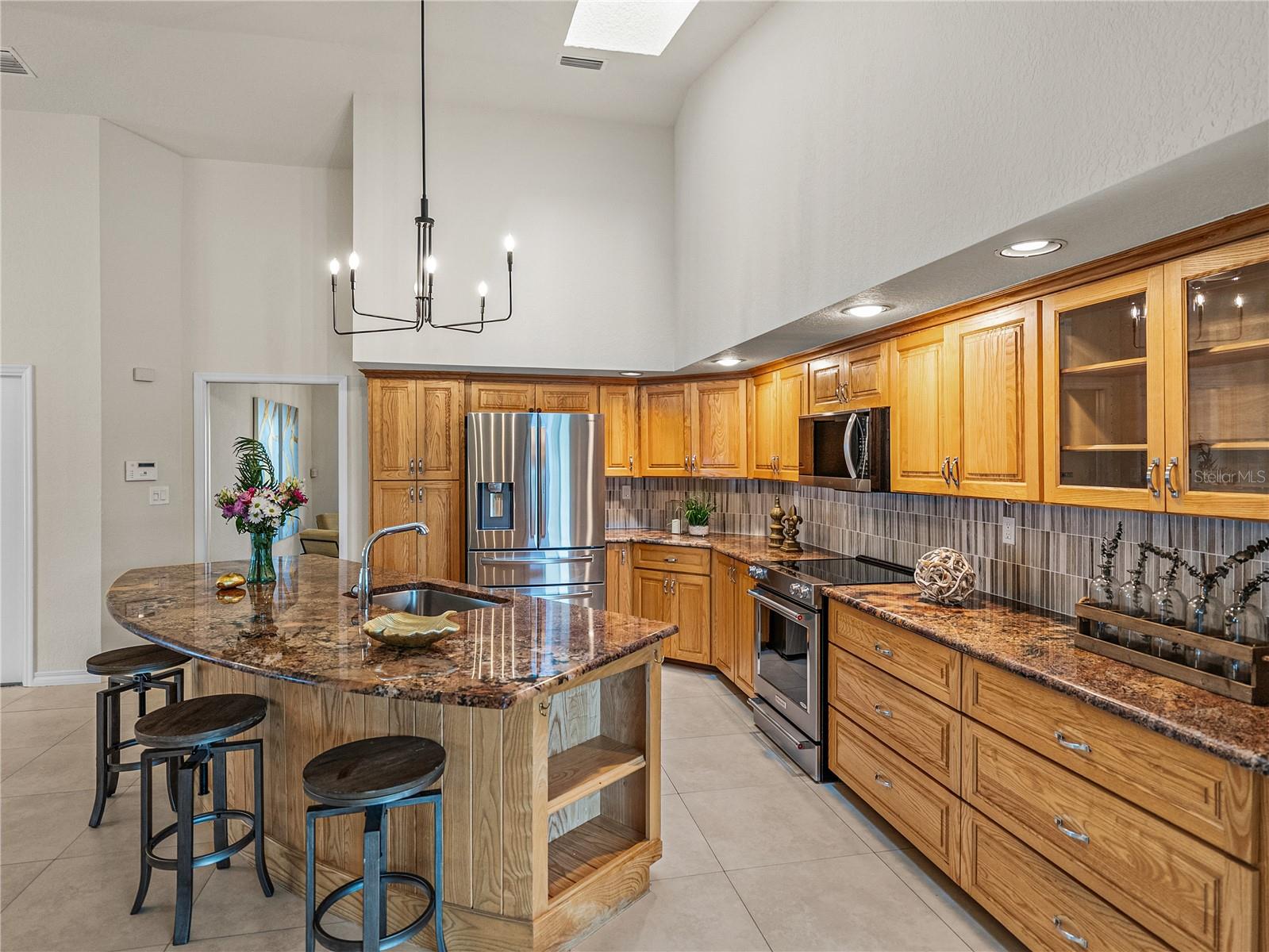 Image 34 of 98 For 366 6th Avenue N