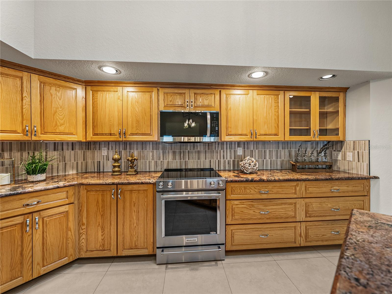 Image 36 of 98 For 366 6th Avenue N