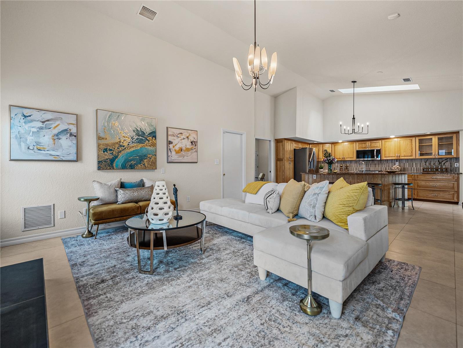 Image 43 of 98 For 366 6th Avenue N