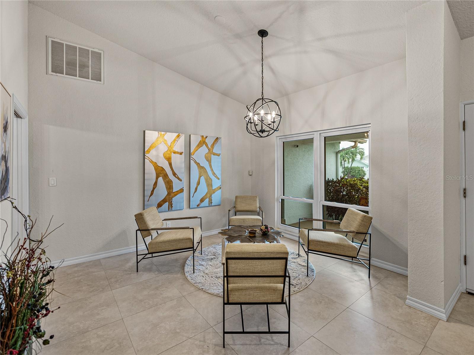 Image 7 of 98 For 366 6th Avenue N