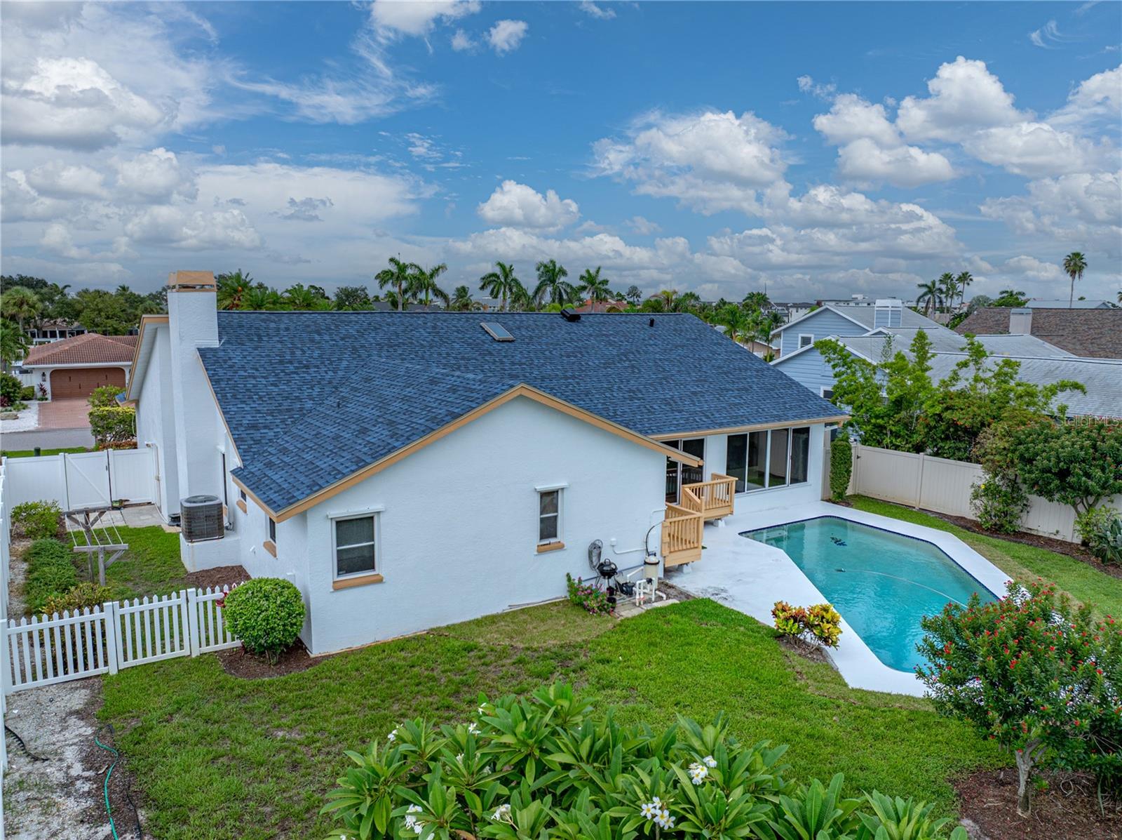 Image 71 of 98 For 366 6th Avenue N