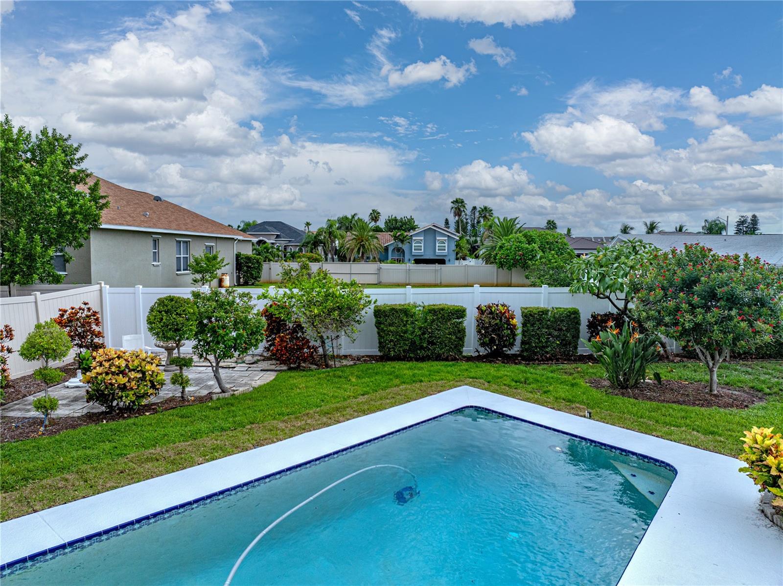 Image 76 of 98 For 366 6th Avenue N