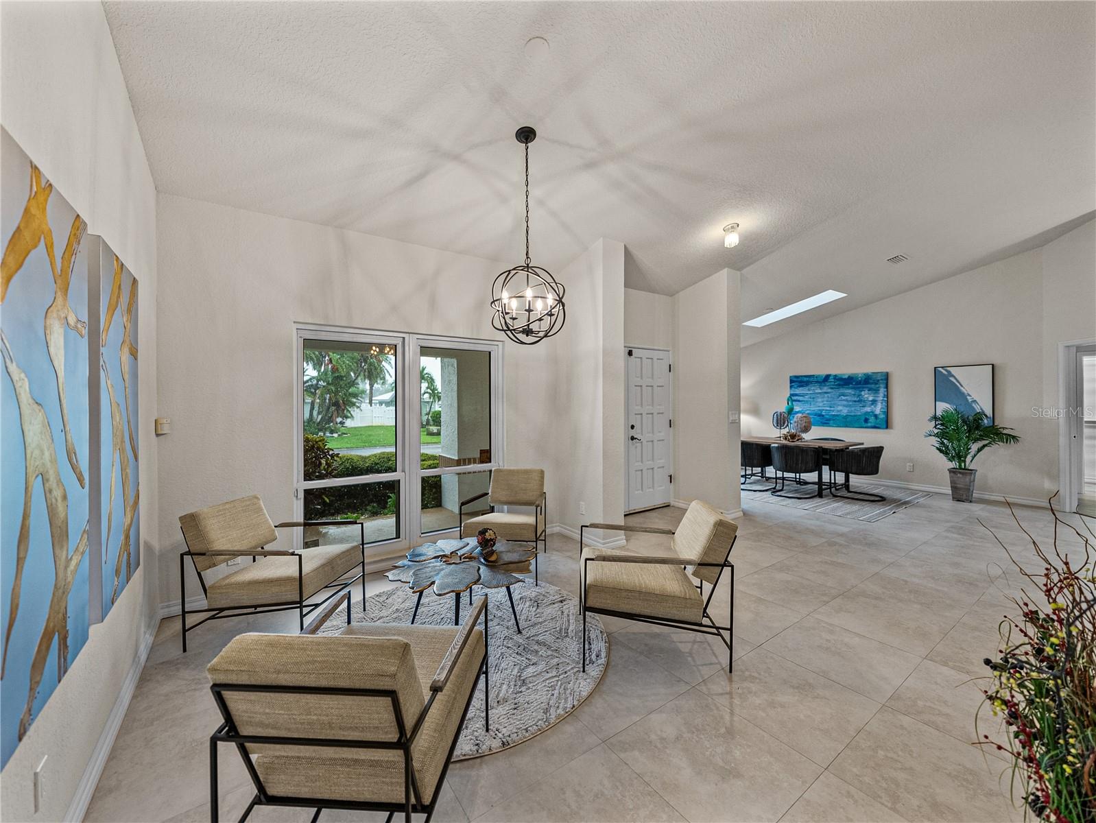 Image 8 of 98 For 366 6th Avenue N