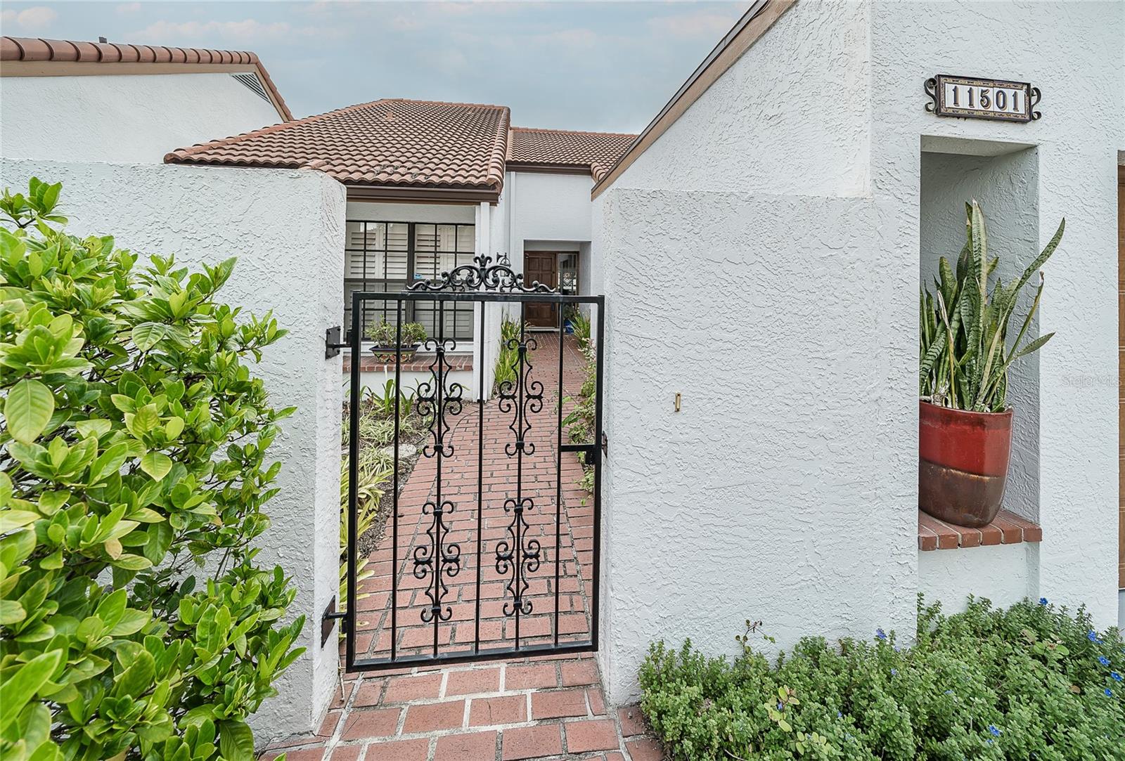 Image 13 of 45 For 11501 Cerca Del Rio Place