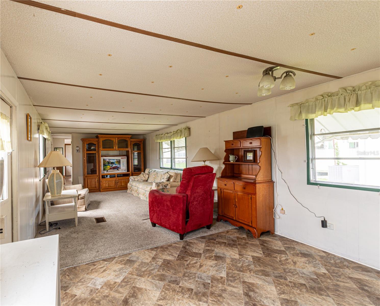 Image 11 of 19 For 37302 Carol Avenue