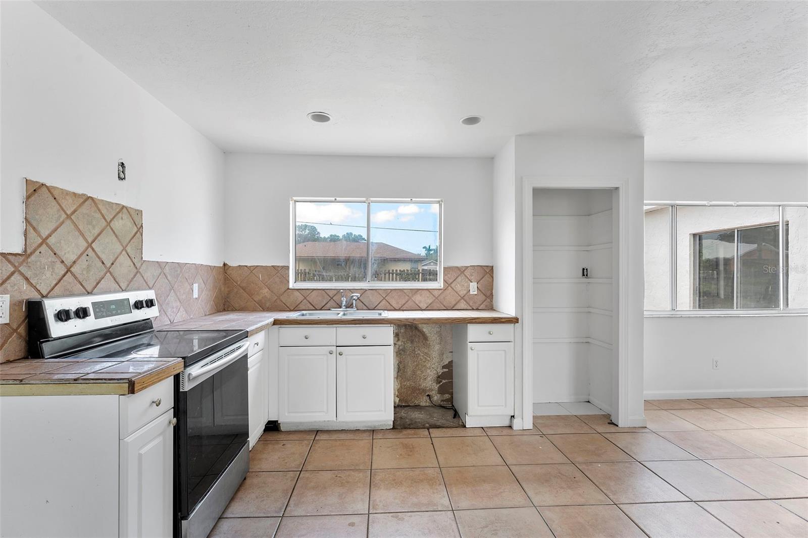 Image 10 of 40 For 1041 Spinnaker Avenue