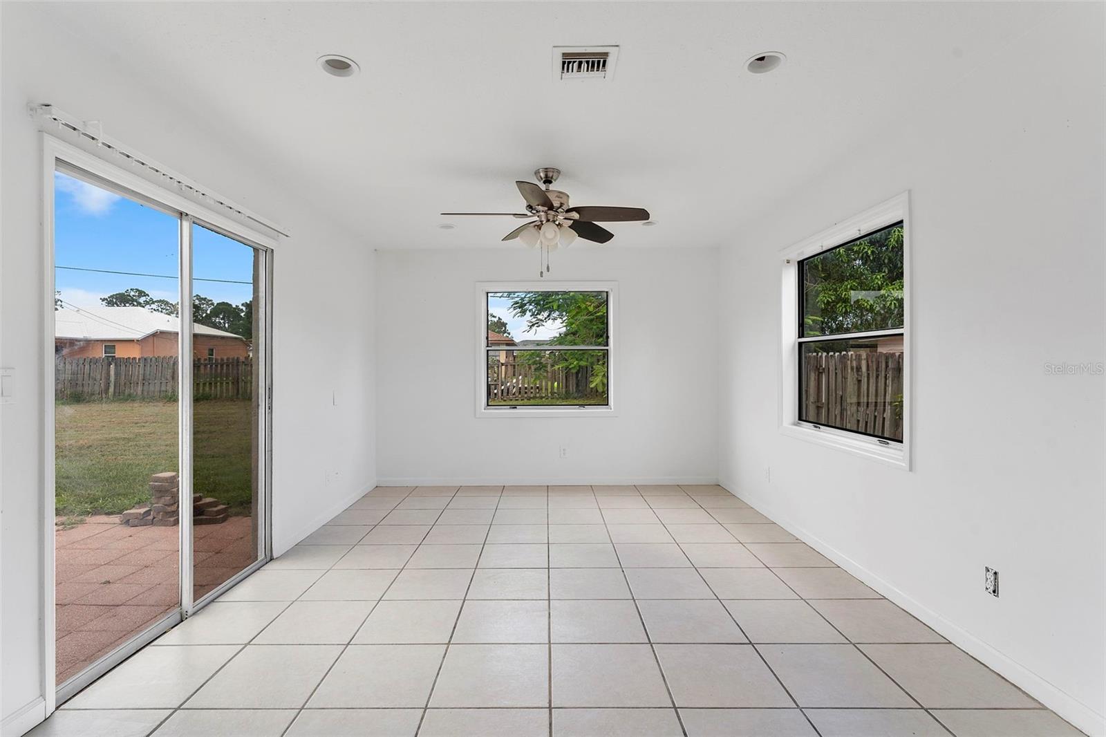 Image 14 of 40 For 1041 Spinnaker Avenue