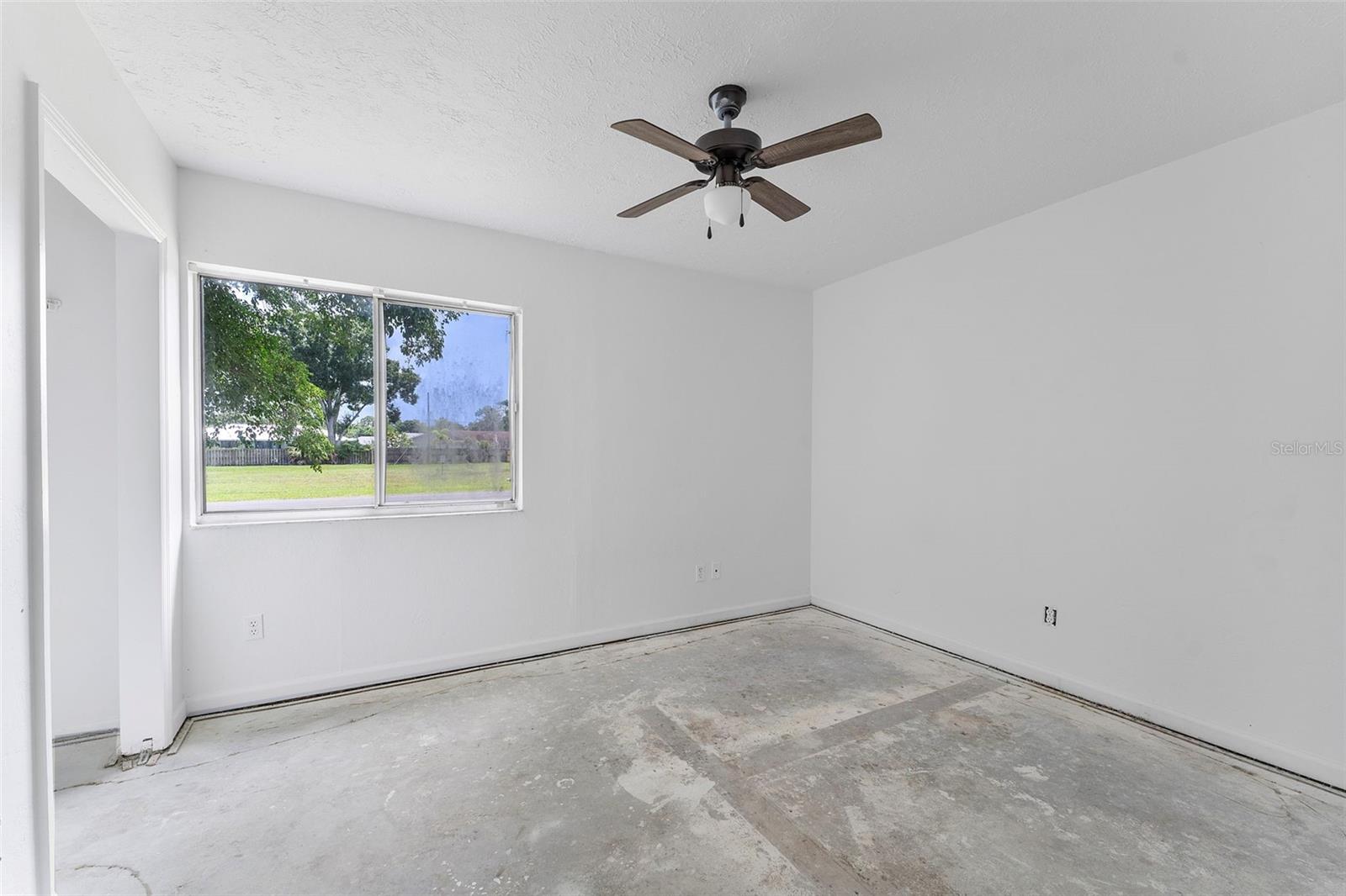 Image 16 of 40 For 1041 Spinnaker Avenue