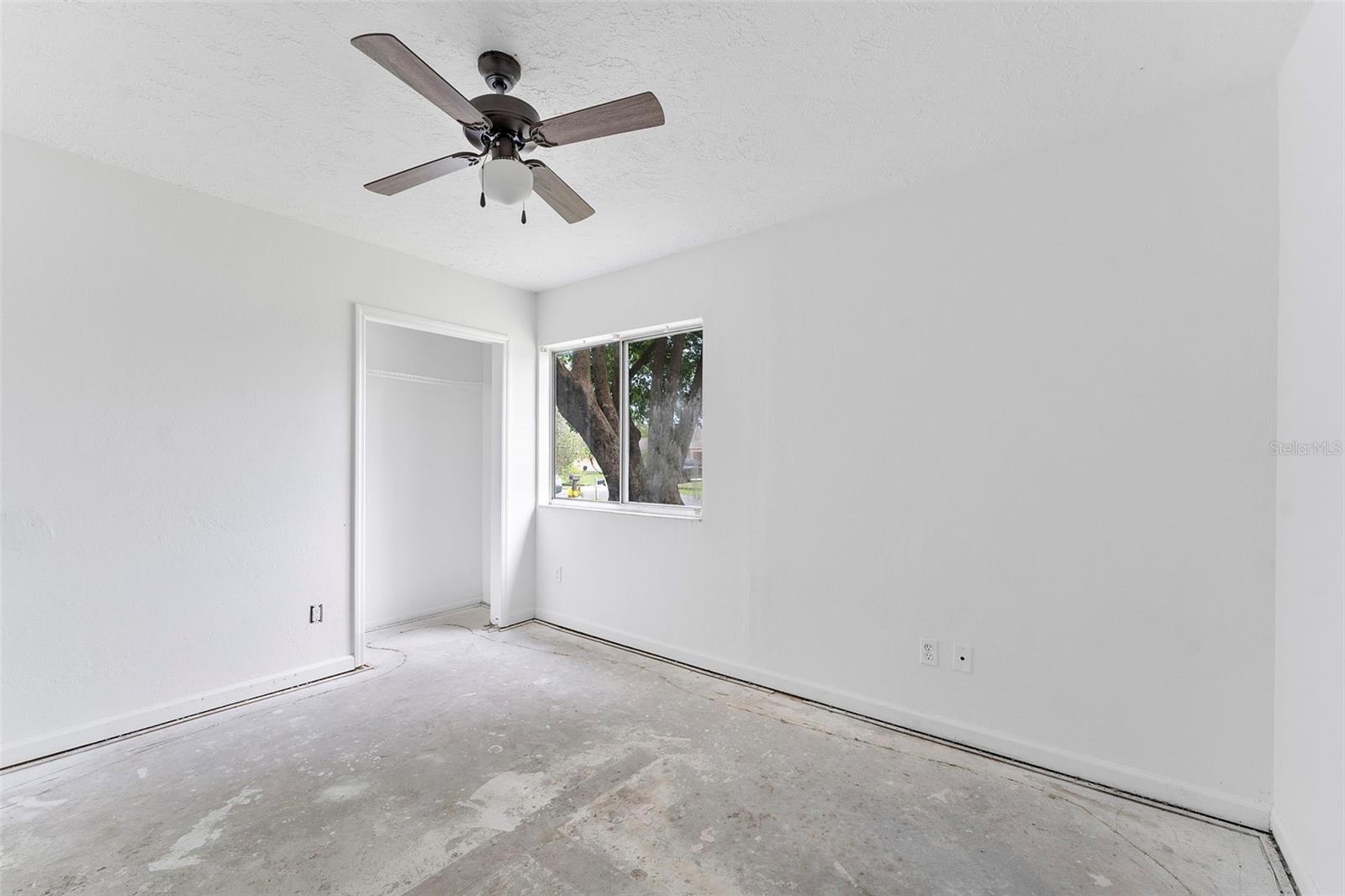Image 17 of 40 For 1041 Spinnaker Avenue