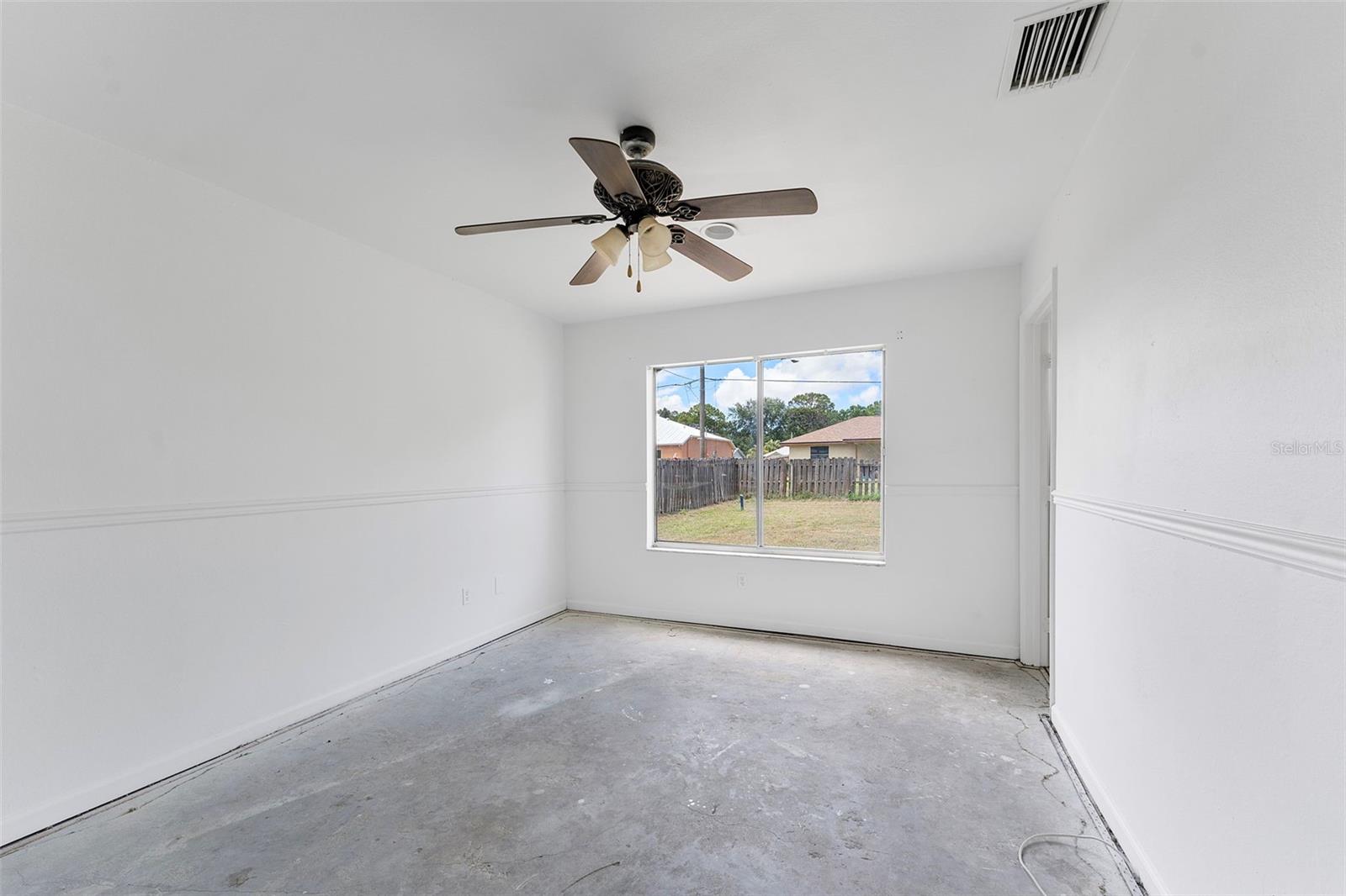 Image 18 of 40 For 1041 Spinnaker Avenue