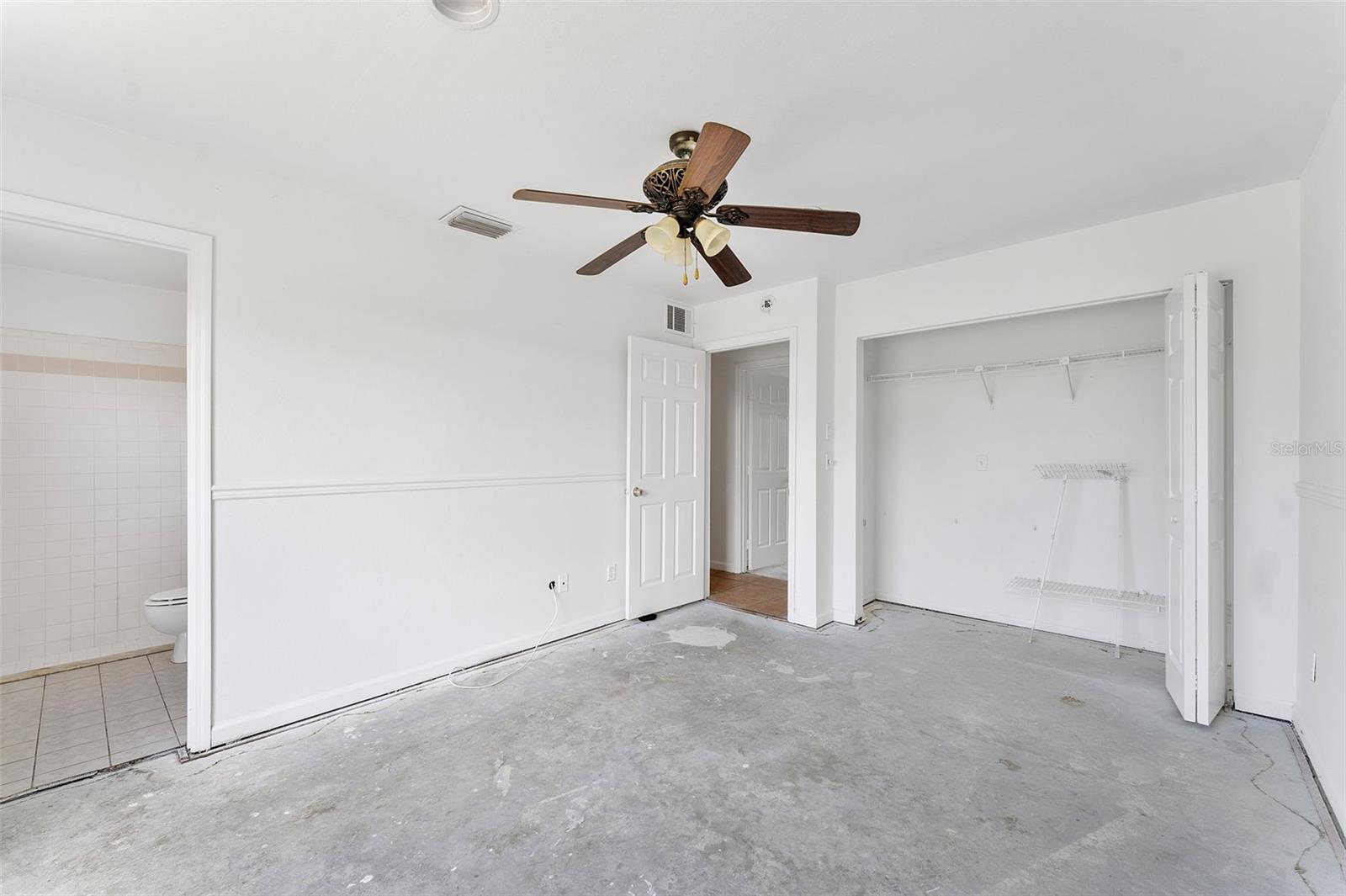 Image 19 of 40 For 1041 Spinnaker Avenue