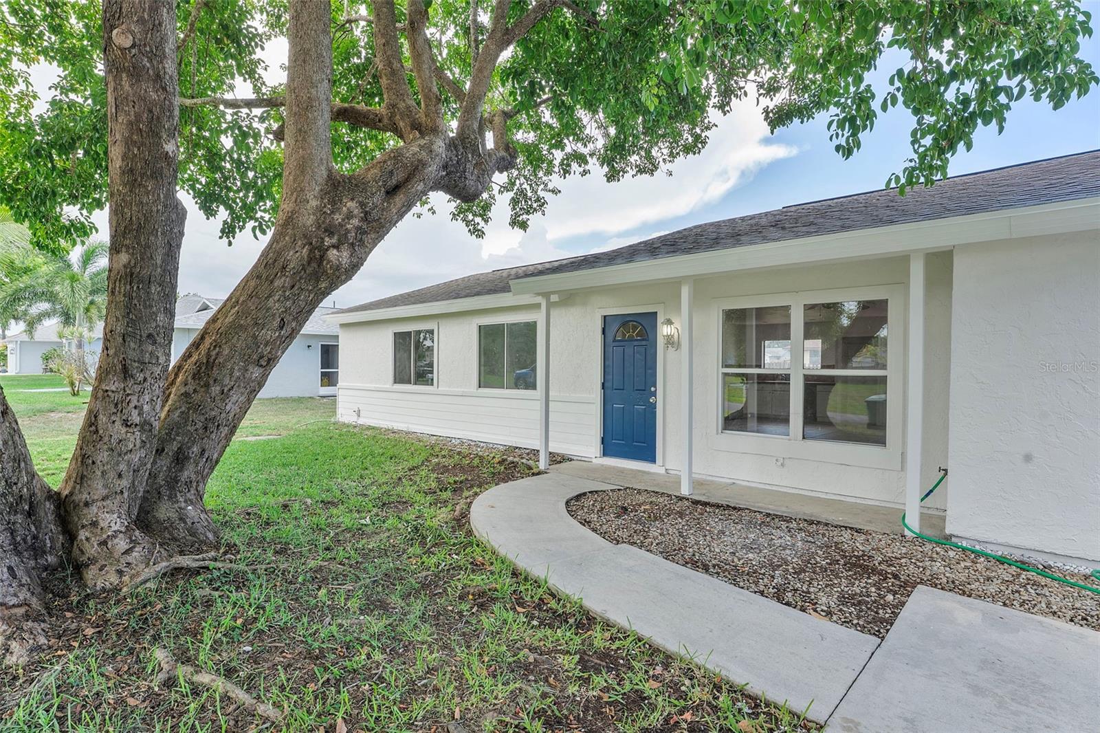 Image 2 of 40 For 1041 Spinnaker Avenue