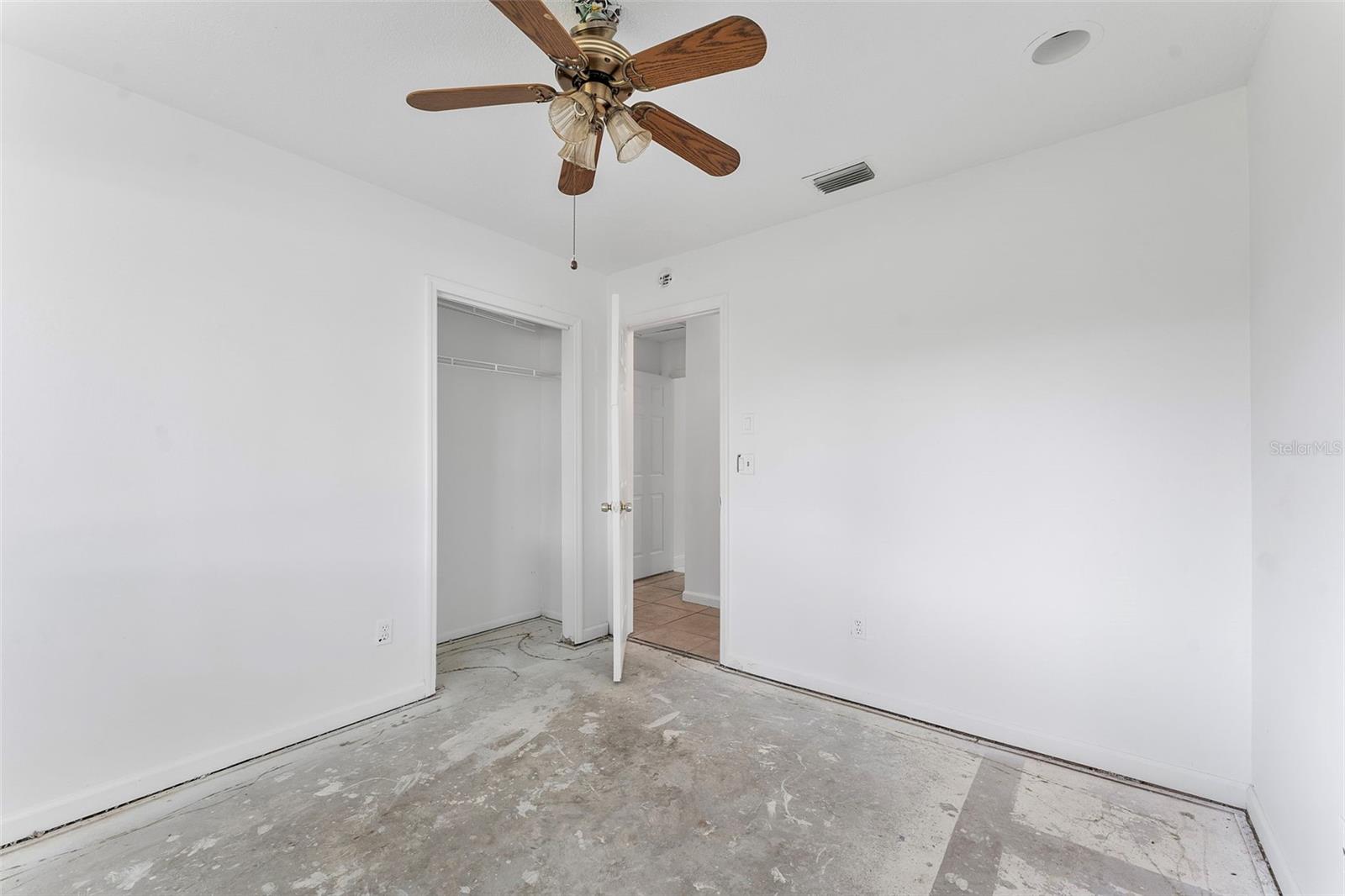 Image 22 of 40 For 1041 Spinnaker Avenue
