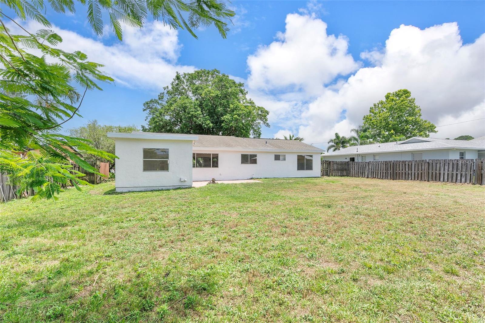 Image 30 of 40 For 1041 Spinnaker Avenue