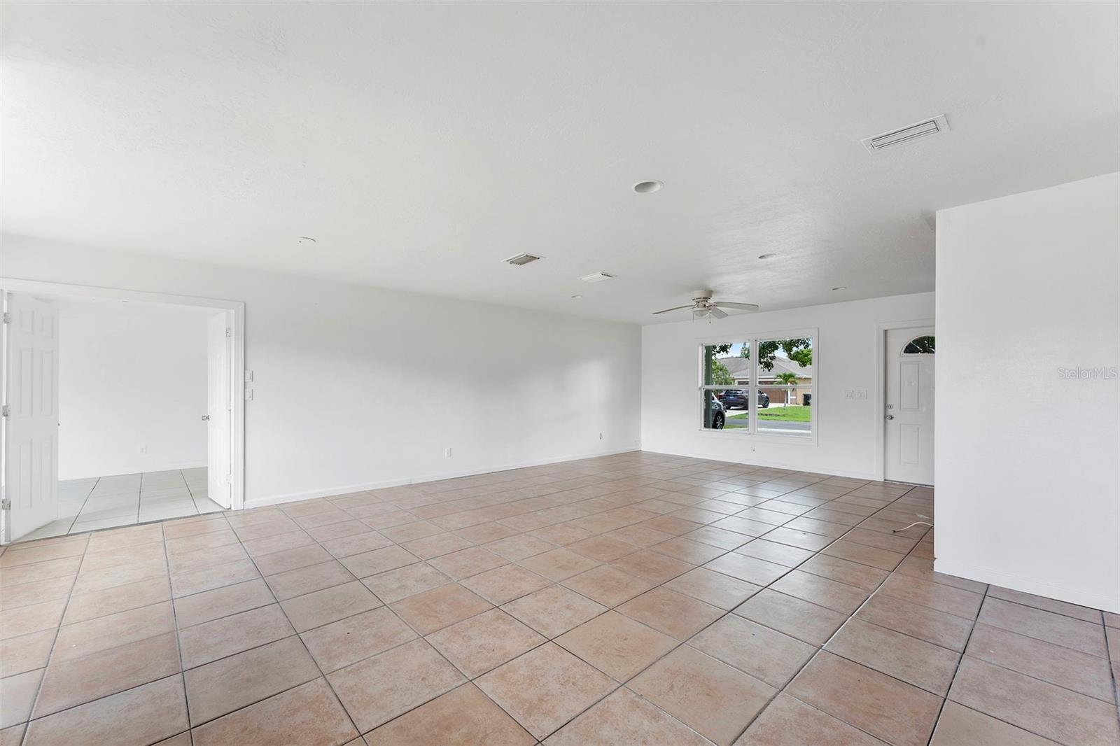 Image 4 of 40 For 1041 Spinnaker Avenue