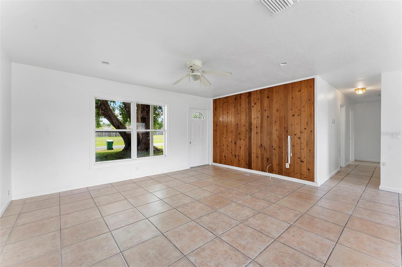Image 7 of 40 For 1041 Spinnaker Avenue