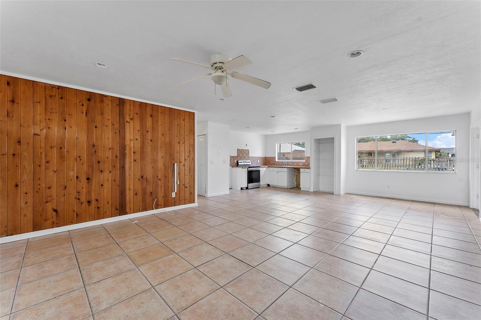 Image 8 of 40 For 1041 Spinnaker Avenue
