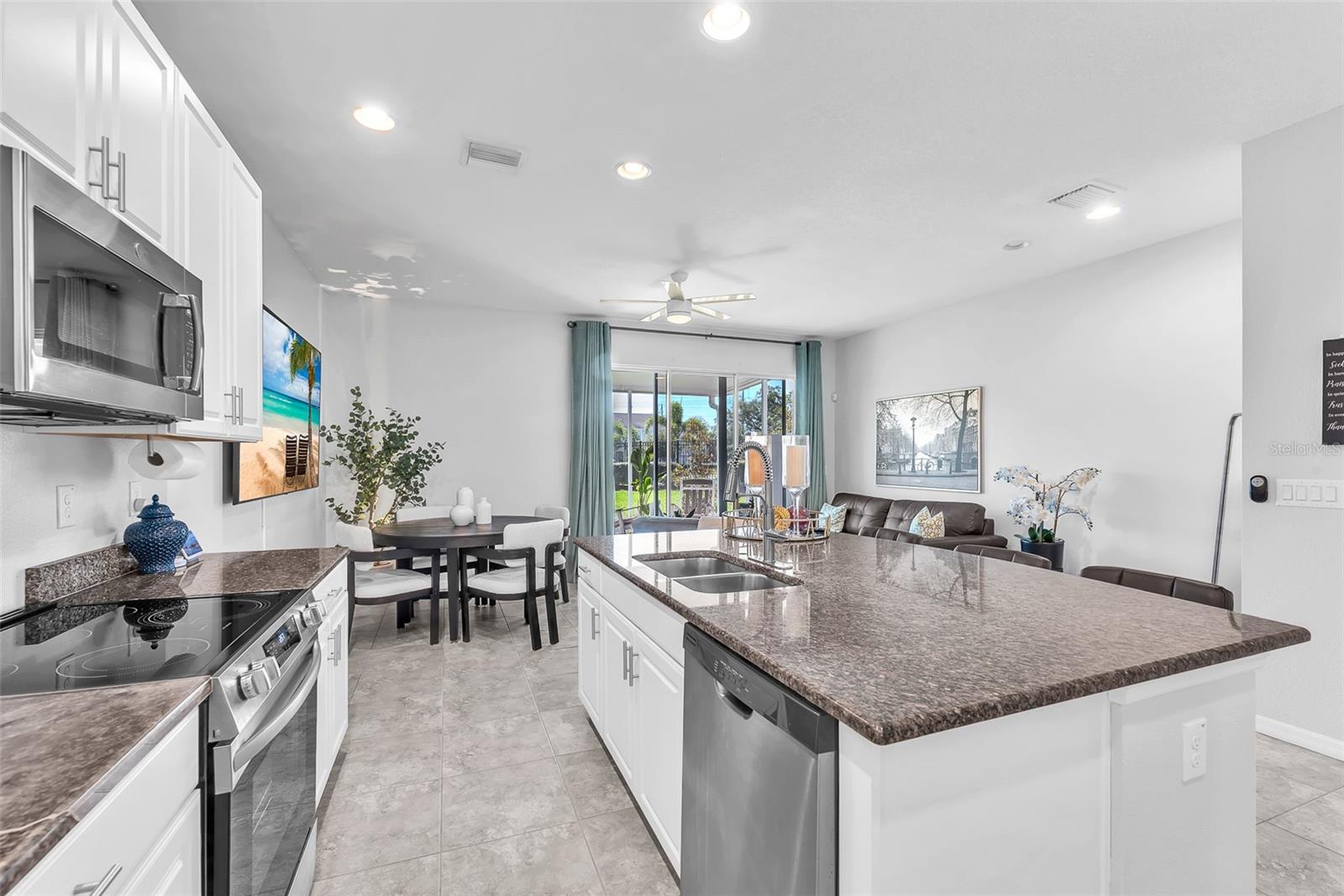 Image 7 of 26 For 7124 Summer Holly Place