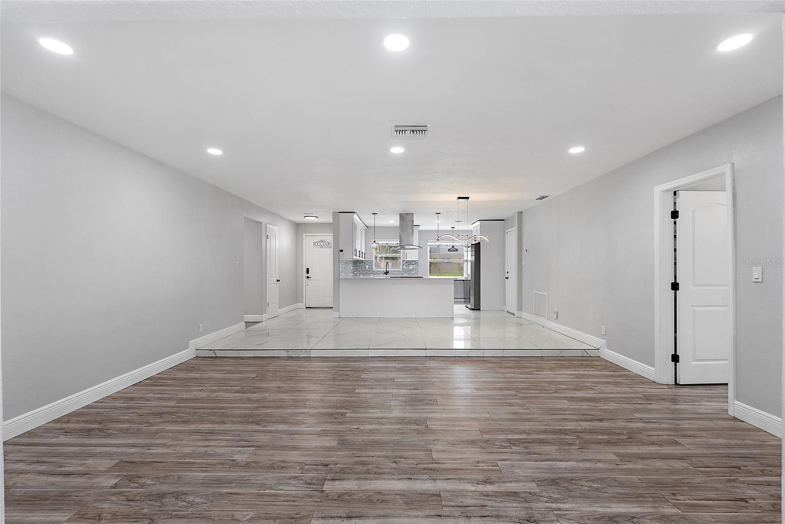 Image 12 of 27 For 1586 Linwood Drive