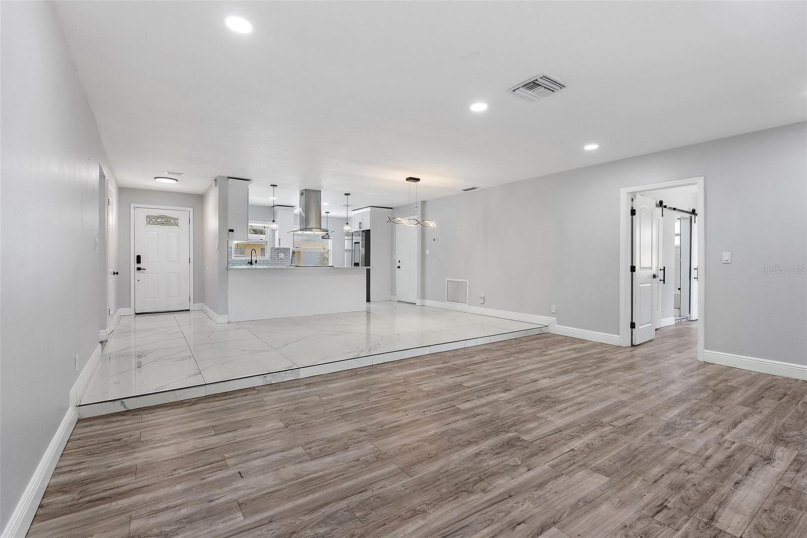 Image 13 of 27 For 1586 Linwood Drive