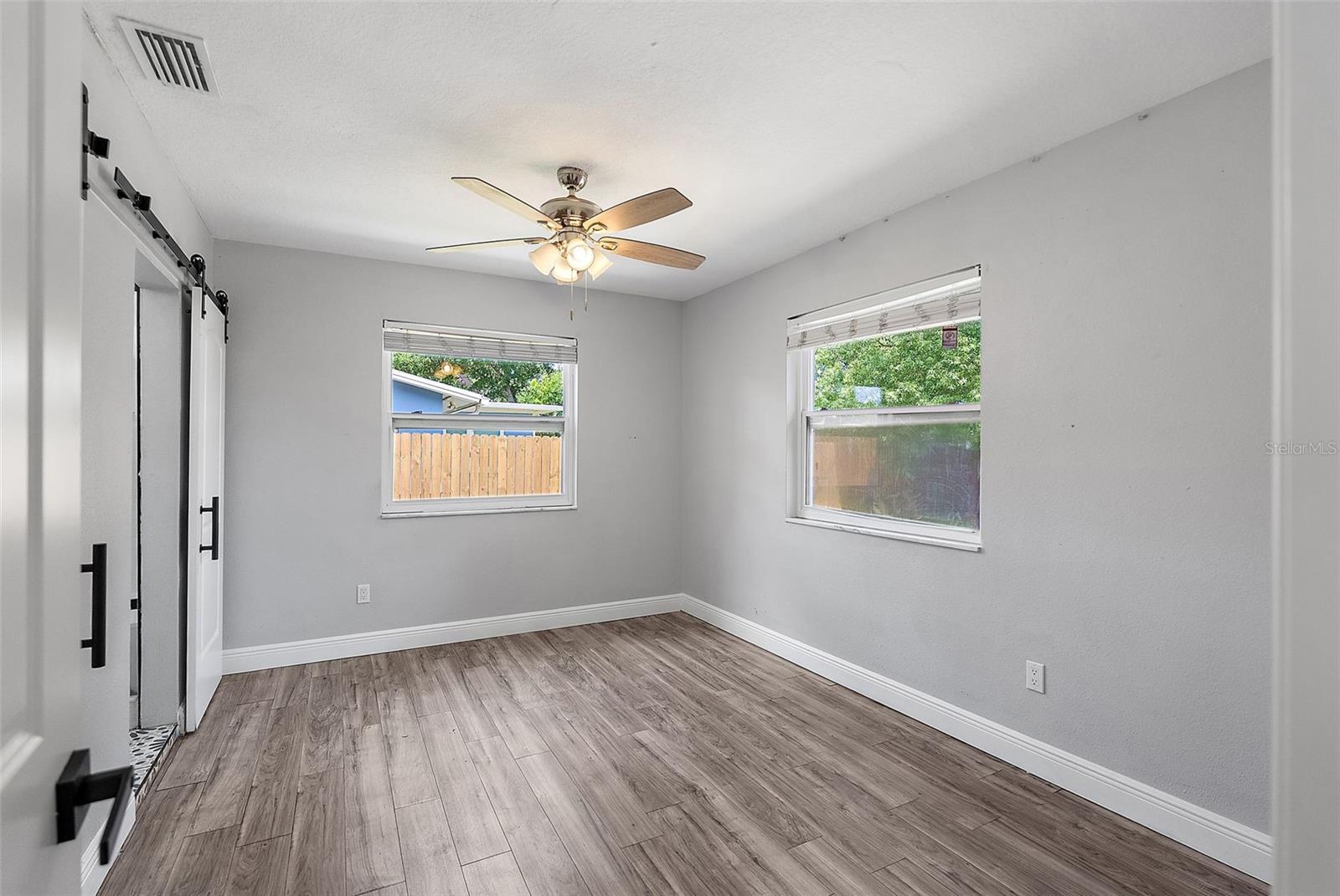 Image 14 of 27 For 1586 Linwood Drive