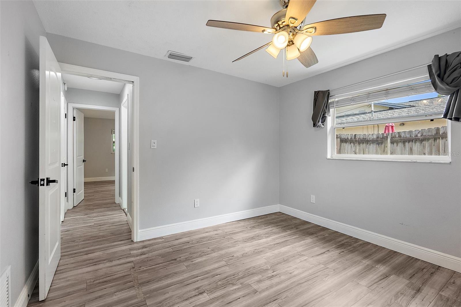 Image 18 of 27 For 1586 Linwood Drive