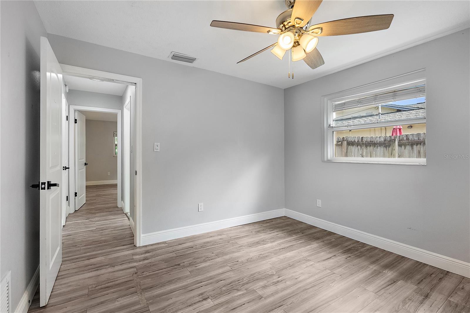 Image 22 of 27 For 1586 Linwood Drive
