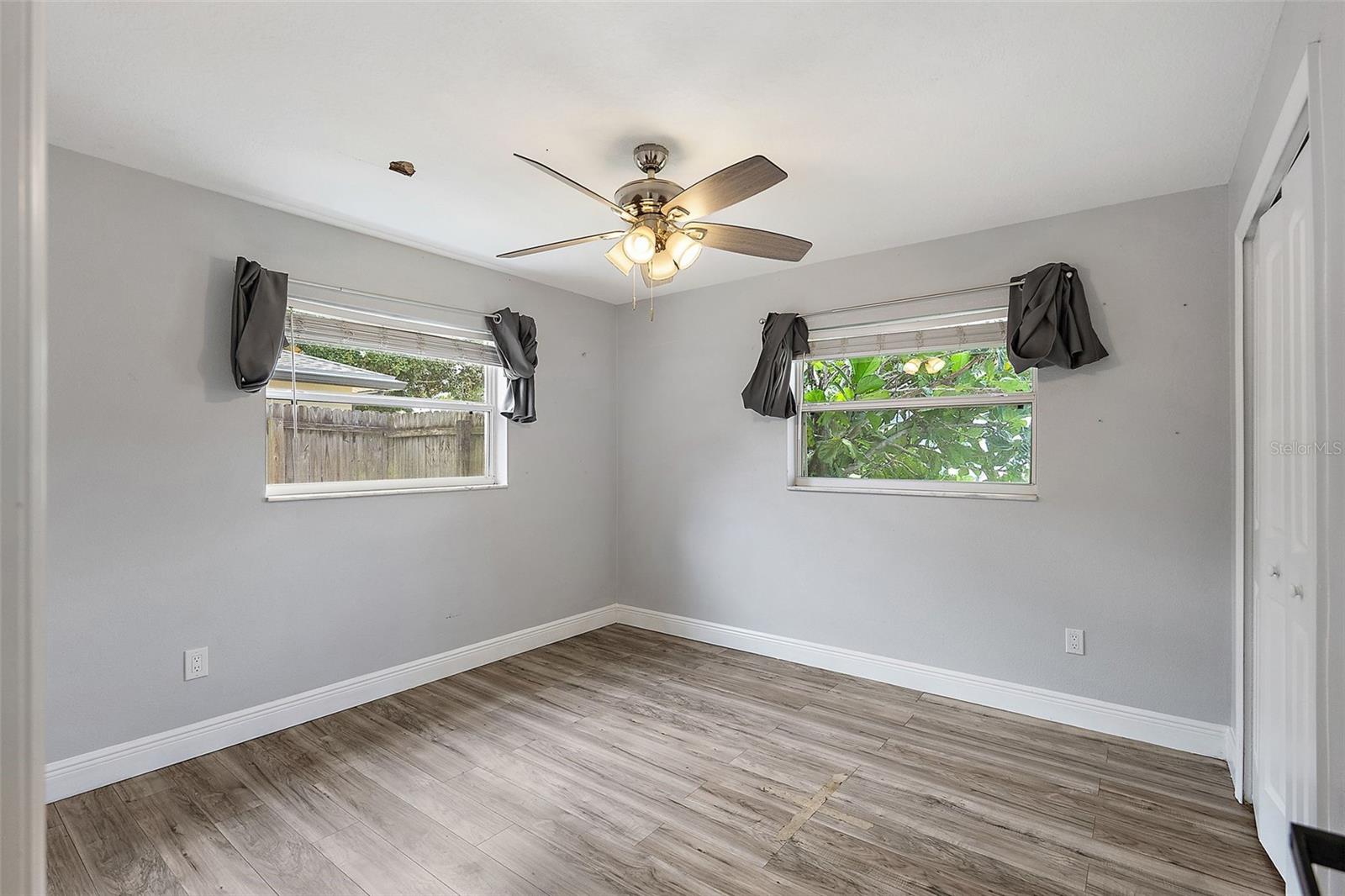 Image 23 of 27 For 1586 Linwood Drive