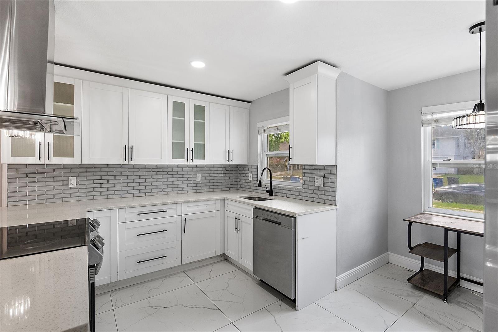 Image 6 of 27 For 1586 Linwood Drive