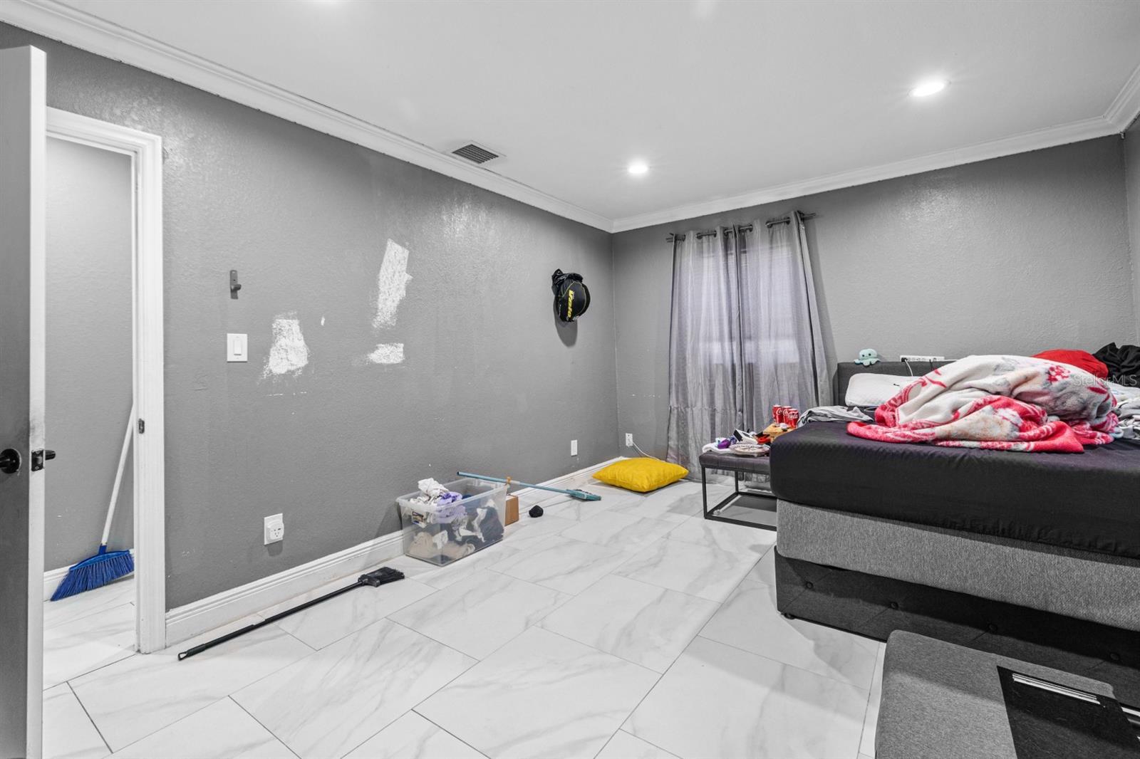 Image 19 of 43 For 5895 16th Street N