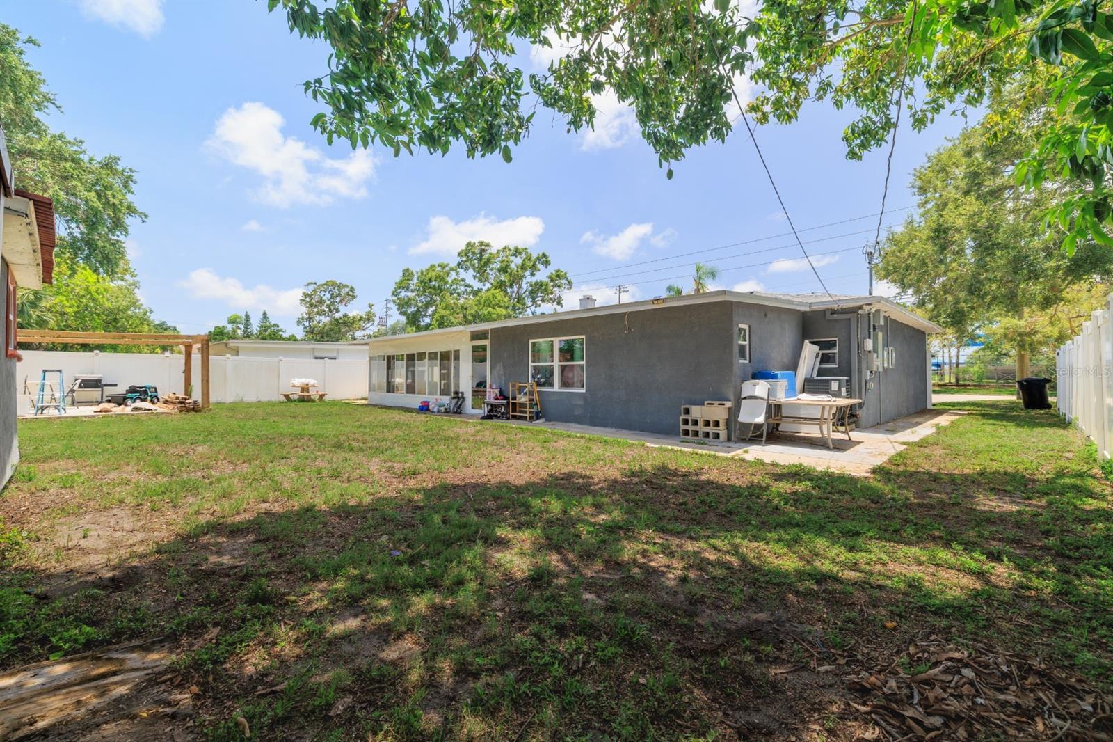 Image 23 of 43 For 5895 16th Street N