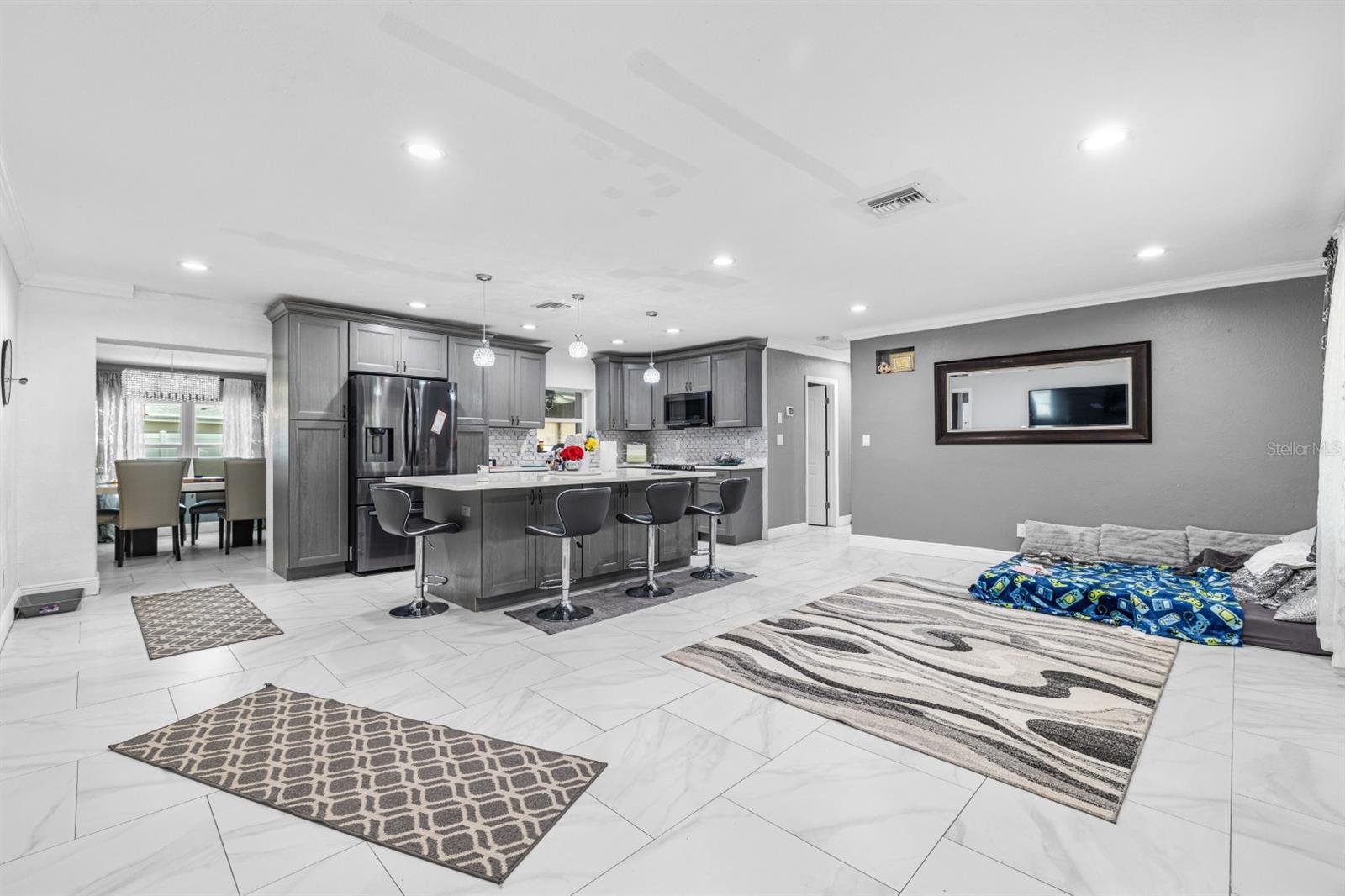 Image 5 of 43 For 5895 16th Street N