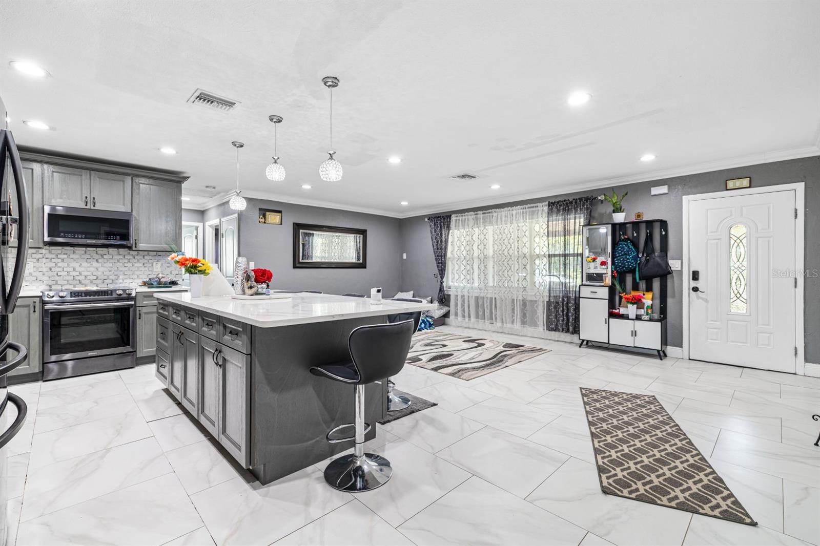 Image 6 of 43 For 5895 16th Street N