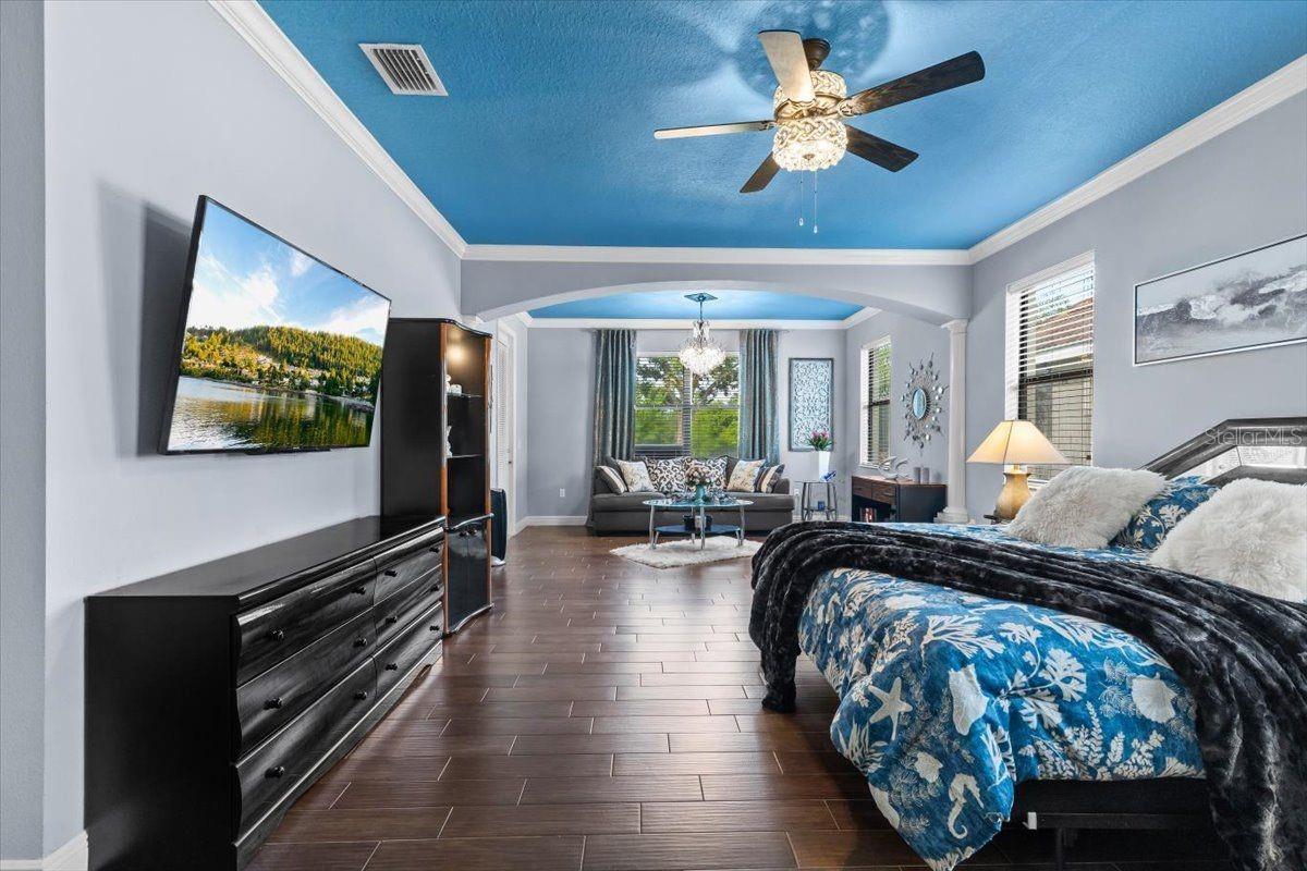 Listing photo id 8 for 8358 Dunham Station Drive
