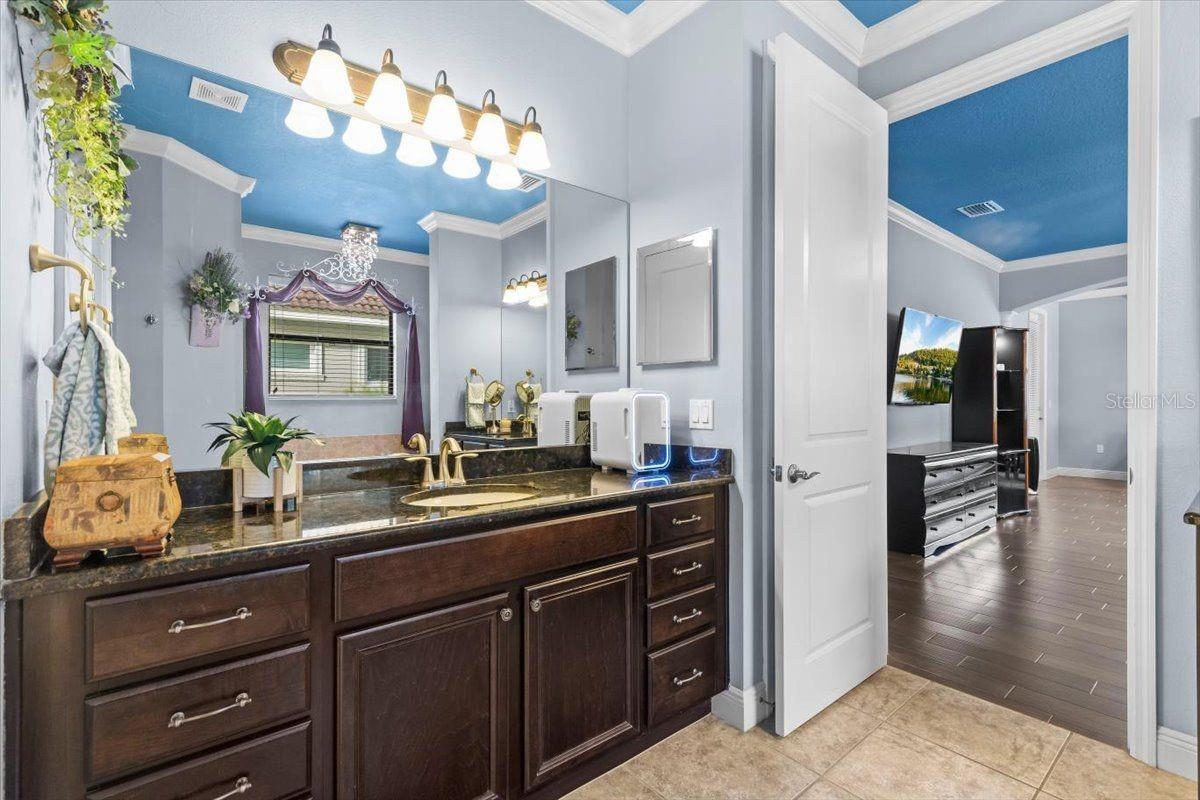 Listing photo id 10 for 8358 Dunham Station Drive