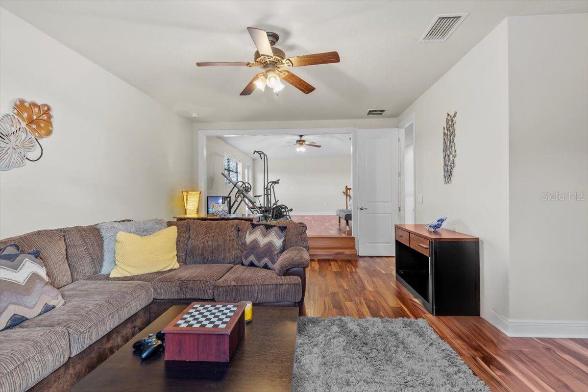 Listing photo id 37 for 8358 Dunham Station Drive