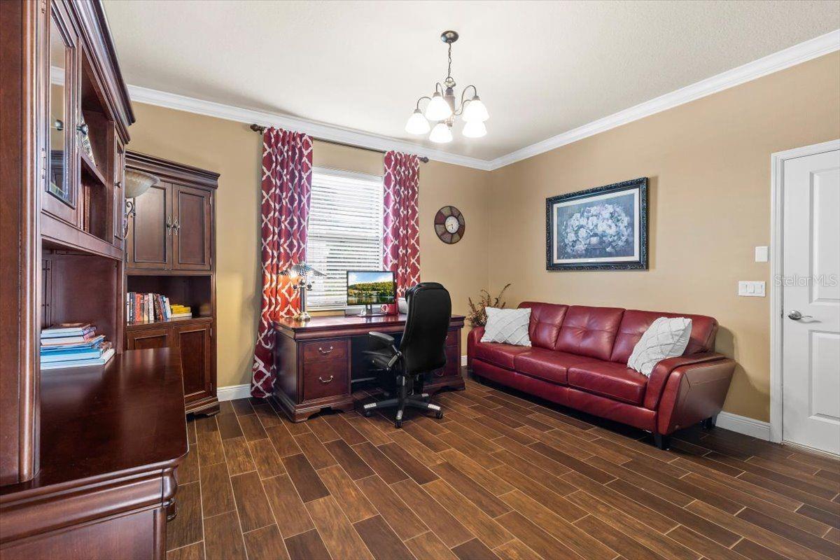Listing photo id 3 for 8358 Dunham Station Drive
